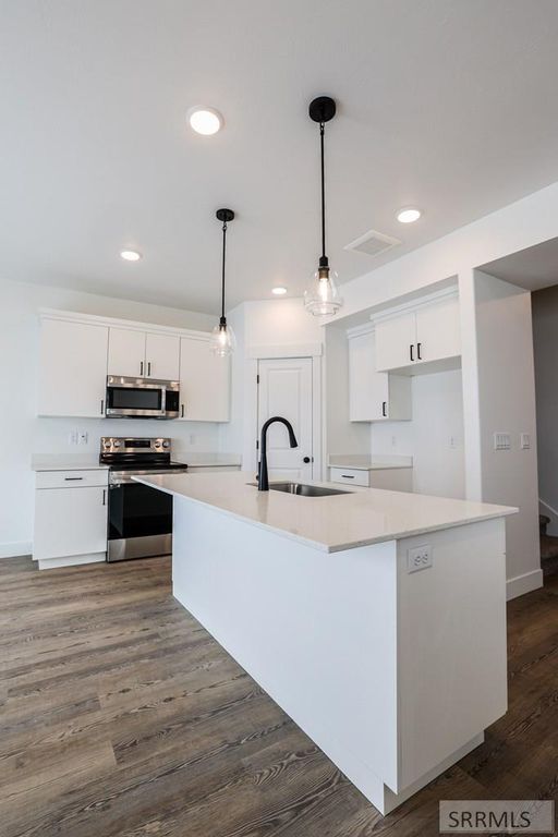 Image 5 of property listing at 1122 Ashlyn Wy # 1, Rigby, ID 83442