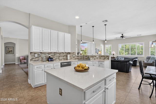 138 E MARY Lane, Gilbert, AZ 85295