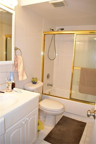 9321 Sunrise Lakes Blvd 201, Sunrise, FL 33322