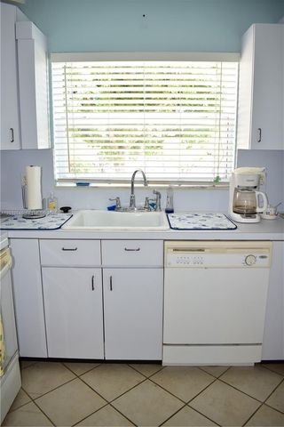 9321 Sunrise Lakes Blvd 201, Sunrise, FL 33322