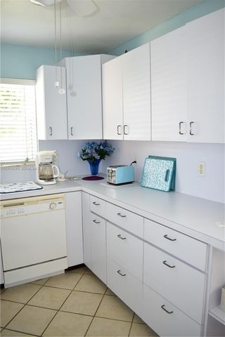 9321 Sunrise Lakes Blvd 201, Sunrise, FL 33322