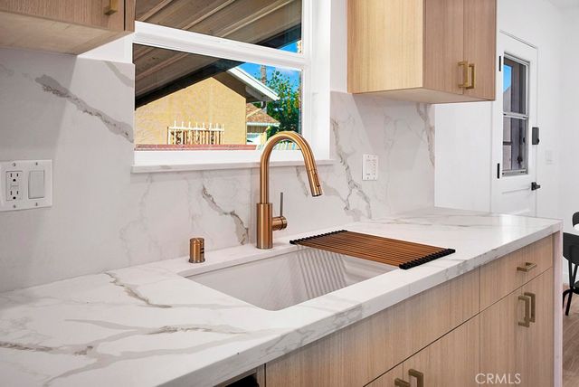 14868 Envoy, Sylmar, CA 91342