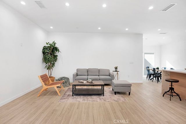 14868 Envoy, Sylmar, CA 91342