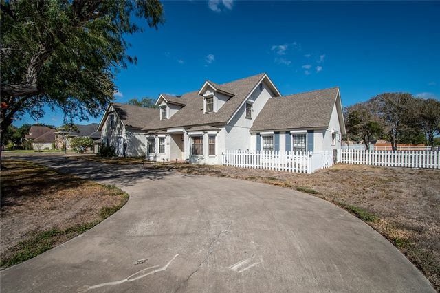 125 Magee Lane, Robstown, TX 78380