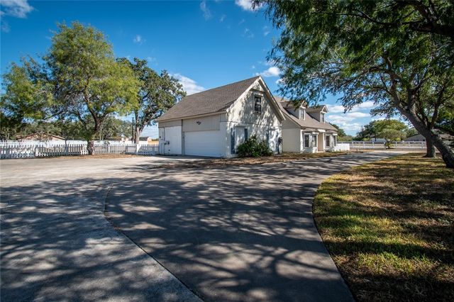 125 Magee Lane, Robstown, TX 78380