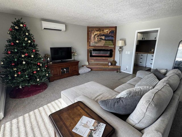 1217 N 33rd St, Superior, WI 54880