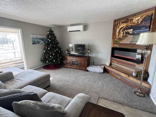 1217 N 33rd St, Superior, WI 54880