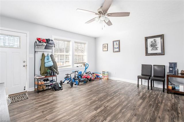 306 Lynnhaven DR, Hampton, VA 23666