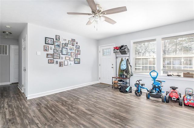 306 Lynnhaven DR, Hampton, VA 23666