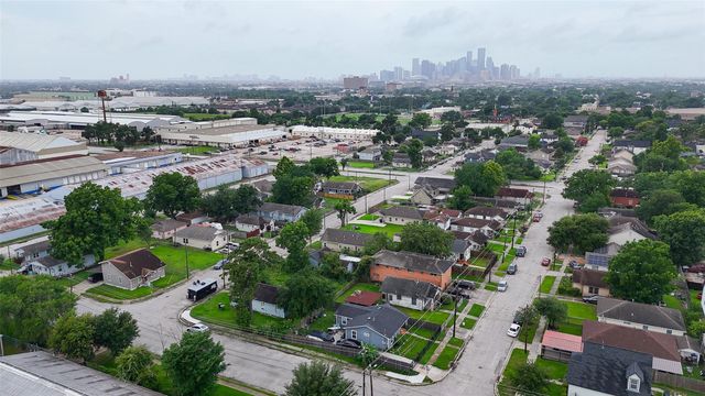 5537 Margarita Street, Houston, TX 77020