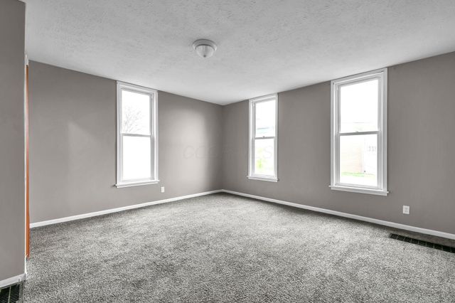 167 Essex Street, Newark, OH 43055