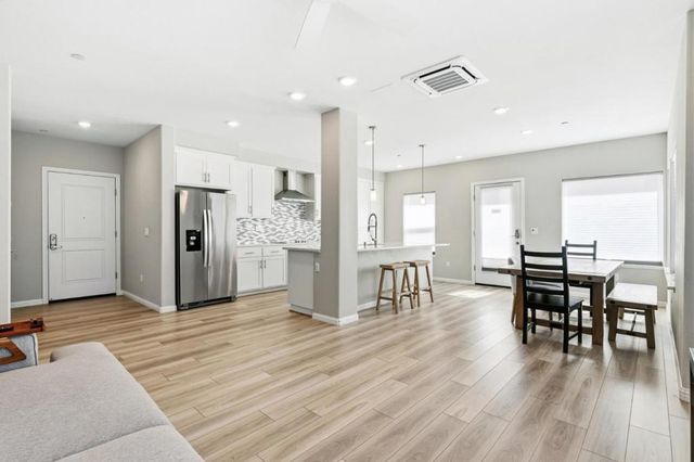 220 Waters Park Circle 101, San Mateo, CA 94403