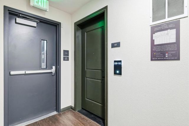 220 Waters Park Circle 101, San Mateo, CA 94403