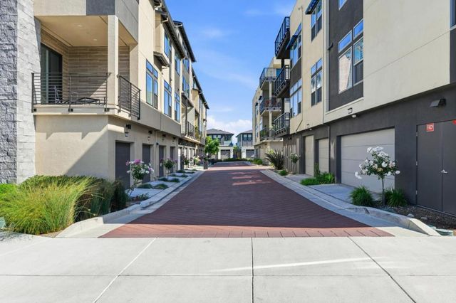 220 Waters Park Circle 101, San Mateo, CA 94403