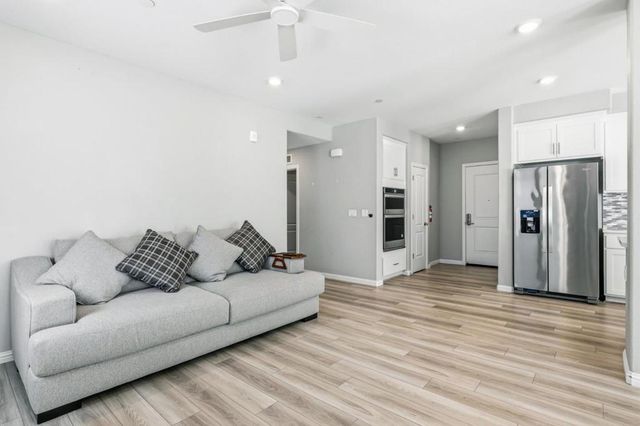 220 Waters Park Circle 101, San Mateo, CA 94403