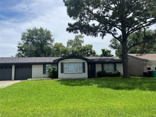 1207 Dwinnell Street, Baytown, TX 77520