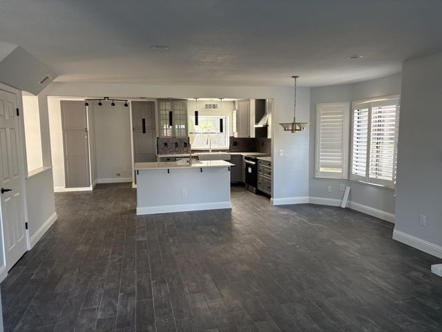 8111 Aztec, Antelope, CA 95843