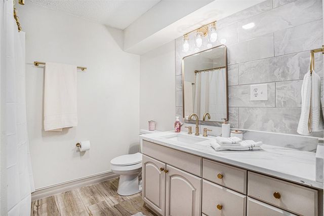 403 E CAROLINA AVENUE, Plant City, FL 33563