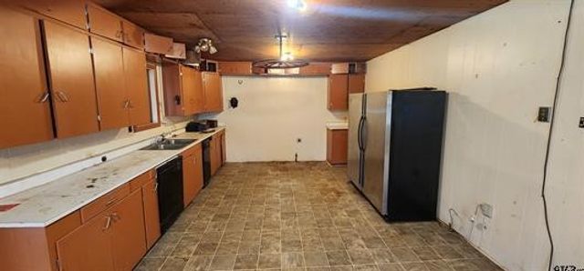 205 Hollywood Street, Arp, TX 75750