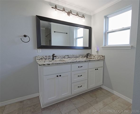 25437 E 690 Road, Wagoner, OK 74467