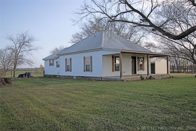 25437 E 690 Road, Wagoner, OK 74467