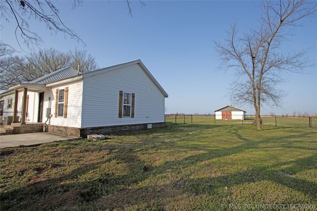 25437 E 690 Road, Wagoner, OK 74467