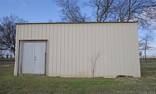 25437 E 690 Road, Wagoner, OK 74467