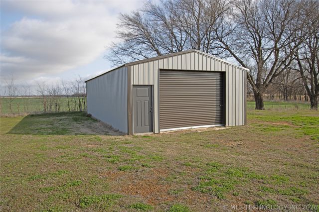 25437 E 690 Road, Wagoner, OK 74467