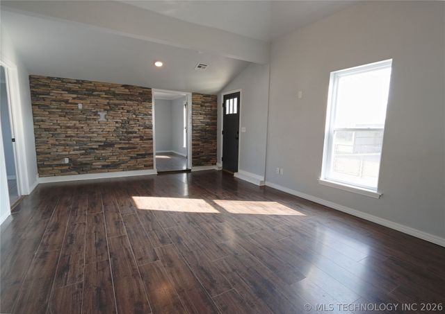 25437 E 690 Road, Wagoner, OK 74467