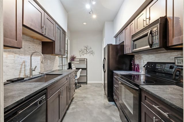 2700 Revere Street 121, Houston, TX 77098