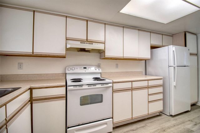 6334 NEWTOWN CIRCLE 34B4, Tampa, FL 33615