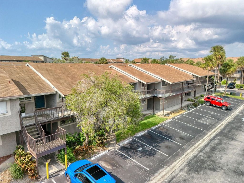 6334 NEWTOWN CIRCLE 34B4, Tampa, FL 33615