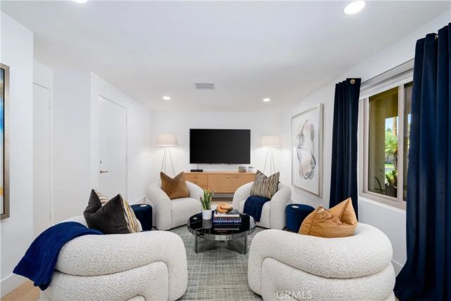 228 W Kavenish Drive West, Rancho Mirage, CA 92270