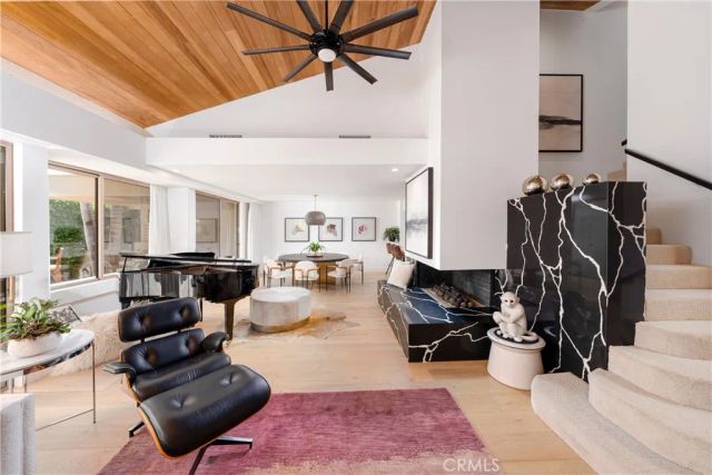 228 W Kavenish Drive West, Rancho Mirage, CA 92270