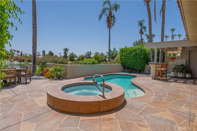 228 W Kavenish Drive West, Rancho Mirage, CA 92270