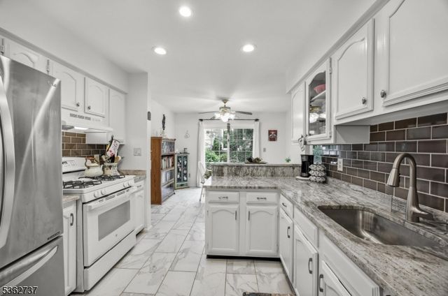 17 Willow Circle, Hamburg Boro, NJ 07419