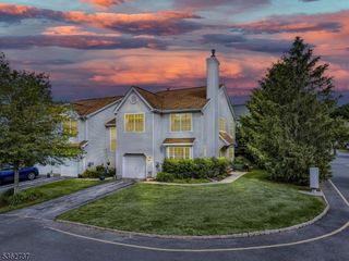 17 Willow Circle, Hamburg Boro, NJ 07419