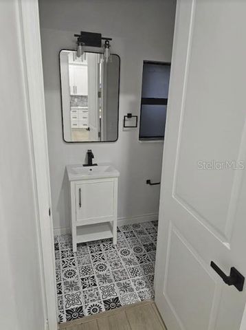319 W WEST STREET, Tampa, FL 33602
