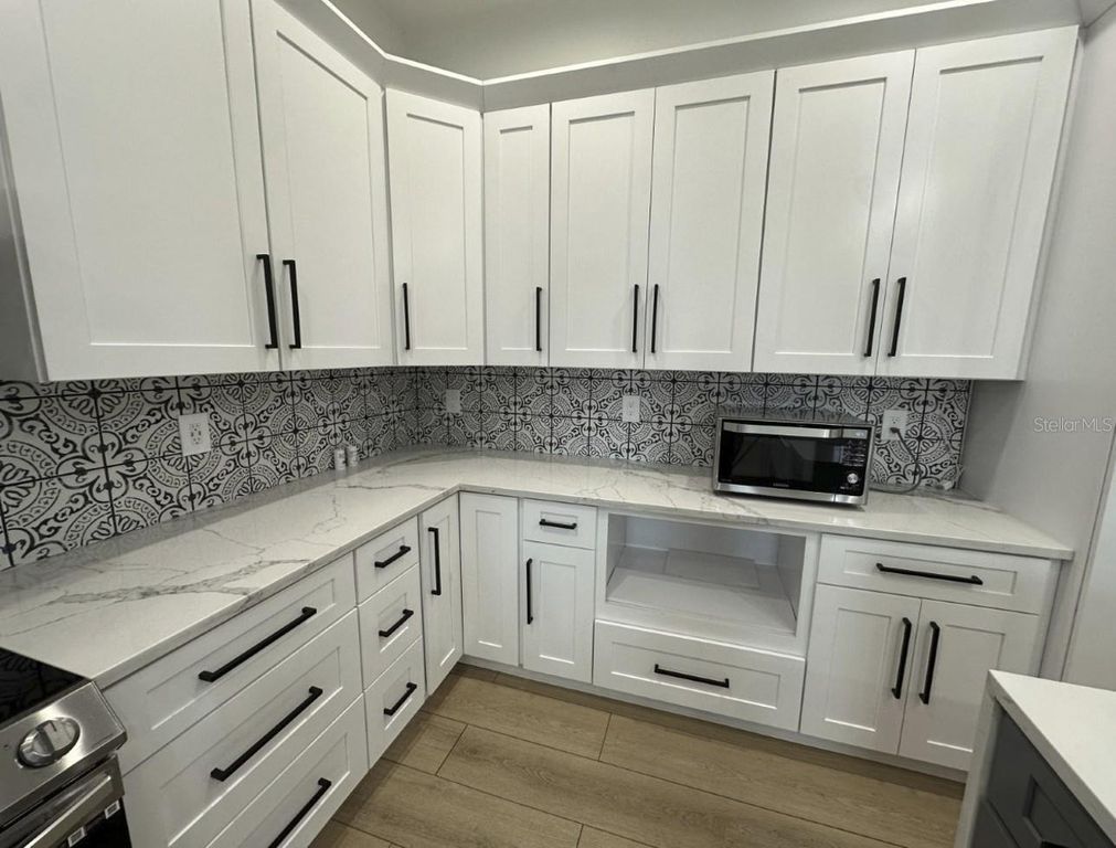 319 W WEST STREET, Tampa, FL 33602