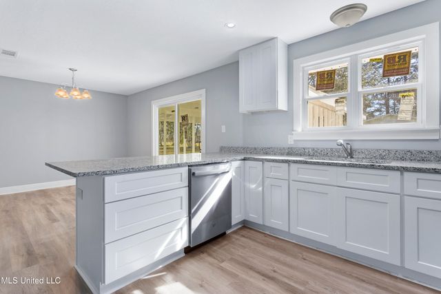 3504 Beachview Drive, Ocean Springs, MS 39564