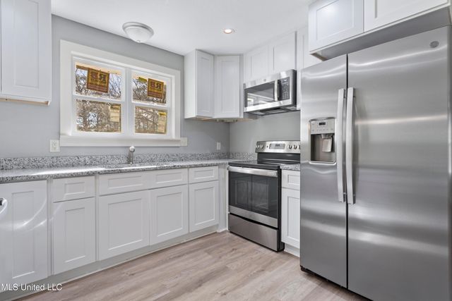 3504 Beachview Drive, Ocean Springs, MS 39564