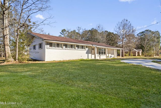 3504 Beachview Drive, Ocean Springs, MS 39564