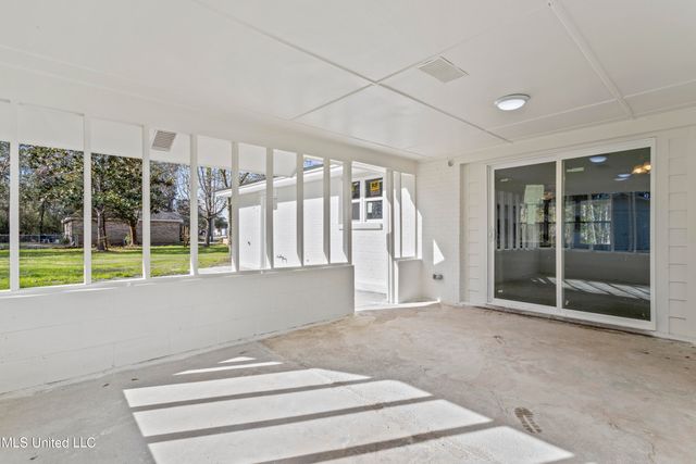 3504 Beachview Drive, Ocean Springs, MS 39564