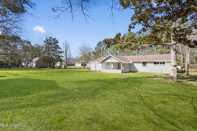 3504 Beachview Drive, Ocean Springs, MS 39564