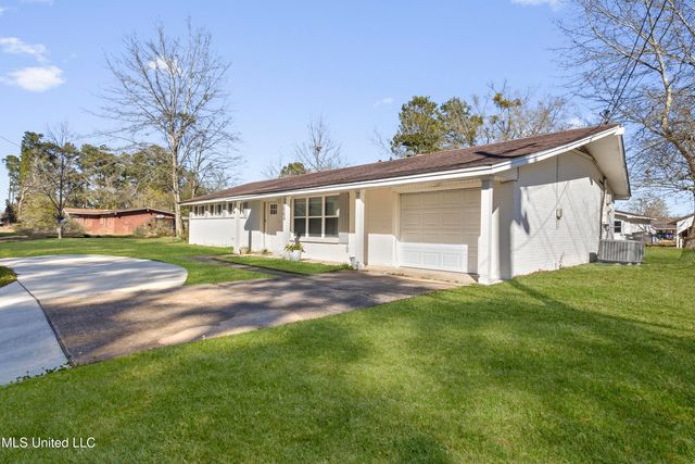 3504 Beachview Drive, Ocean Springs, MS 39564