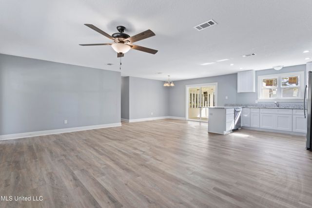 3504 Beachview Drive, Ocean Springs, MS 39564