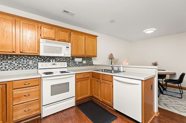 1505 SE Delaware Avenue 2, Ankeny, IA 50021