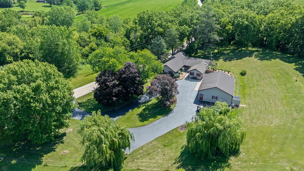 1101 E Spring Creek, Oregon, IL 61061
