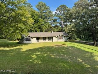 1713 Sherwood Circle Circle, Yazoo City, MS 39194