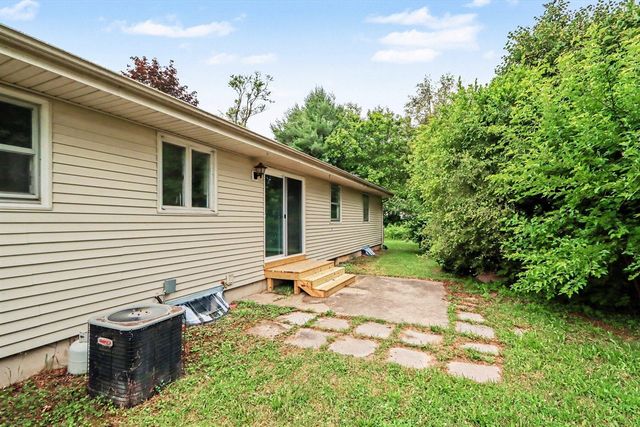 6083 Woodlea Drive, Kalamazoo, MI 49048